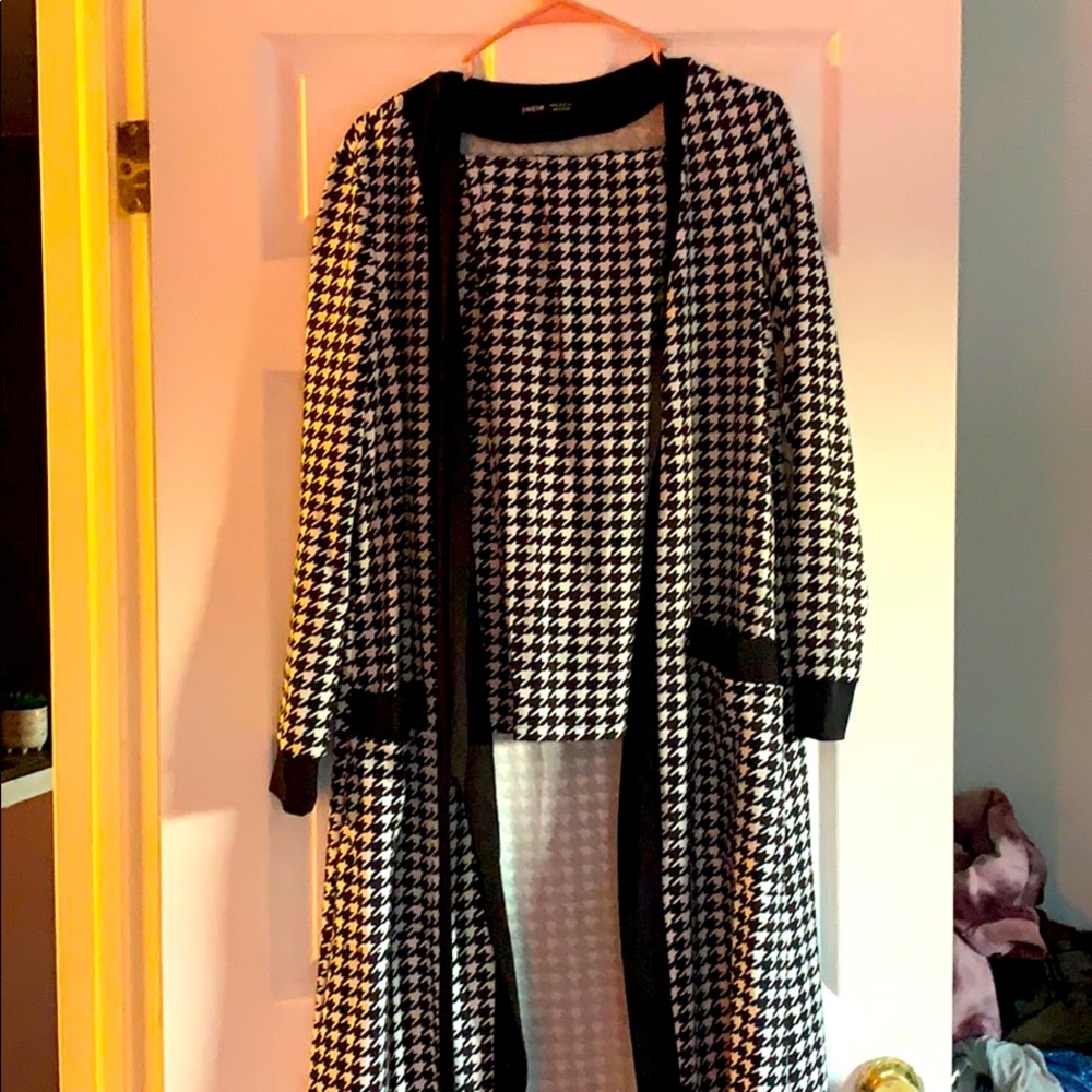 SHEIN White and black duster W/ matching pants